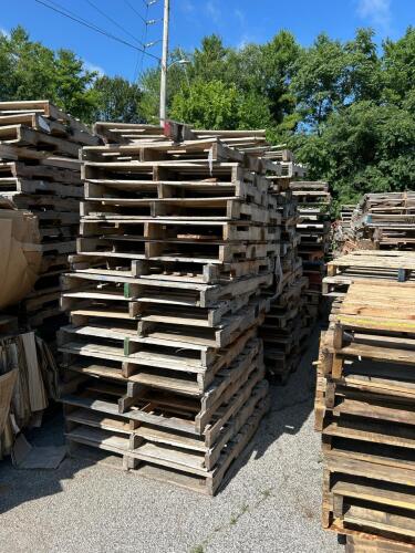 (25) BROWN PALLETS
