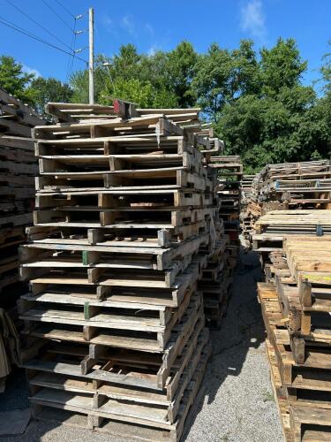 (25) BROWN PALLETS