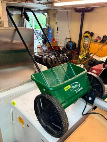SCOTTS BROADCAST SPREADER