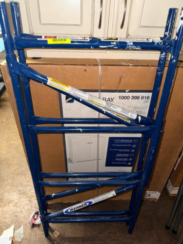 WERNER 4' PORTABLE SCAFFOLDING