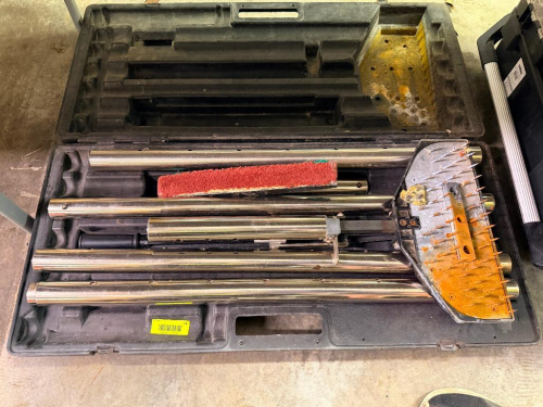 CARPET STRETCHER KIT.