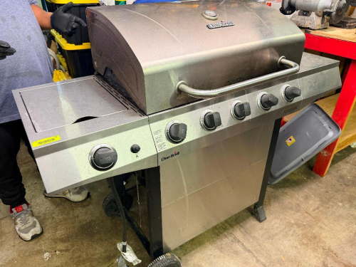 CHAR-BROIL PROPANE BBQ GRILL