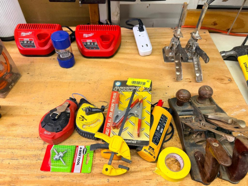 (1) LOT OF ASSORTED TOOLING AND CHARGERS