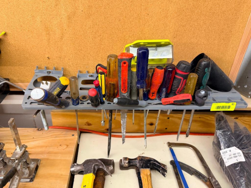 (1) LOT OF ASSORTED TOOLING.