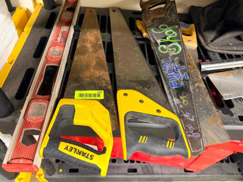 (4) HAND SAWS AND (1) LEVEL