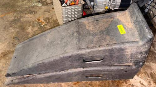 (1) SET OF HEAVY DUTY PLASTIC TIRE RAMPS