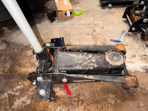 HUSKY 2 TON FLOOR JACK