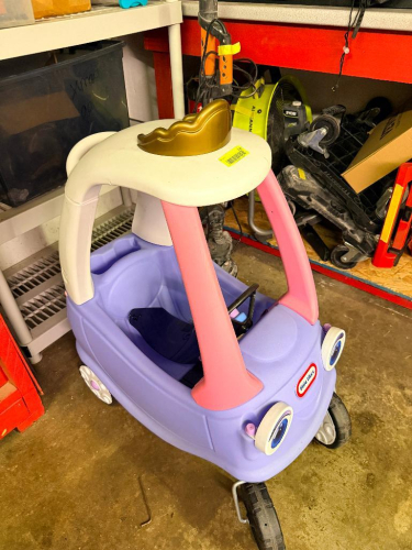 COOZIE COOPE PINK CAR