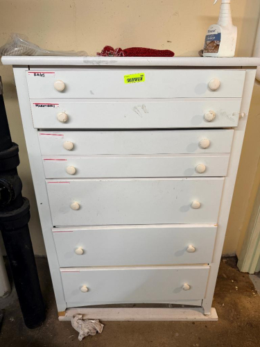 WOODEN CHEST OF DRAWERS