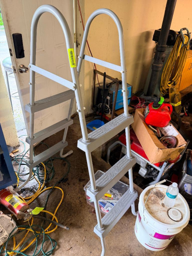 PLASTIC ABOVE GROUND POOL LADDER