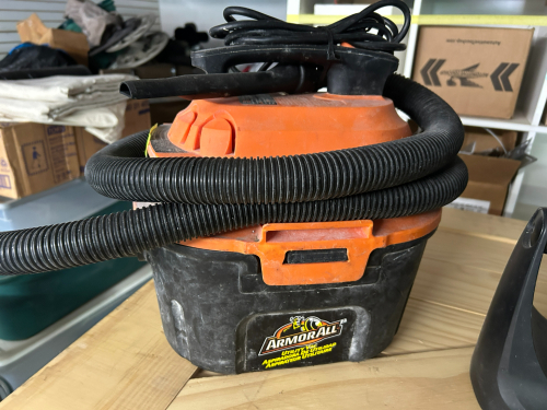 (1) ARMOR ALL UTILITY VAC