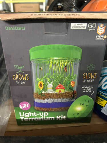 (1) LIGHT UP TERRARIUM KIT