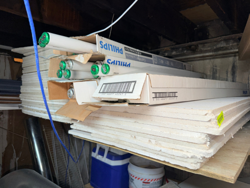 (1) LOT OF 4' X 2; CEILING TILE AND (2) PARTIAL BOXES OF BULBS