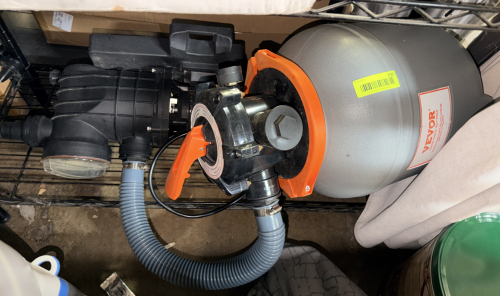 VEVOR FIBERGLASS SAND FILTER WITH MULTIPORT VALVE, PRESSURE GAUGE, AND PLUMBING HOSES.