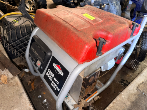 GAS-POWERED PORTABLE GENERATOR RATED AT 5,550 RUNNING WATTS AND 8,550 STARTING WATTS. STEEL TUBULAR FRAME WITH MULTIPLE 120V AND 120/240V RECEPTACLES.
