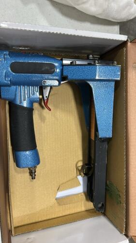 (1) BEA PNEUMATIC CARTON CLOSING STAPLER
