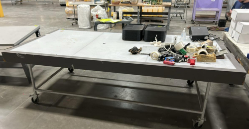 (1) HEAVY-DUTY INDUSTRIAL WORKBENCH