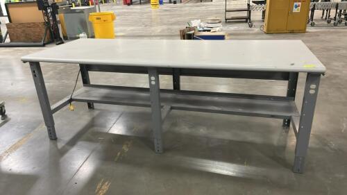 (1) INDUSTRIAL TABLE