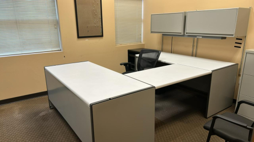 (1) LOT OF ASSORTED OFFICE FUNITURE