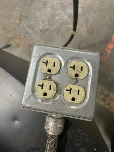(5) INDUSTRIAL 4 OUTLET METAL POWER BOX