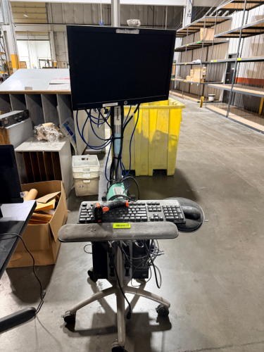 HP COMPUTER W/ ROLL ABOUT MONITOR AND KEY BOARD STAND.