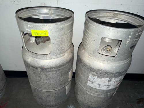 (2) EMPTY PROPANE TANKS ( EMPTY )