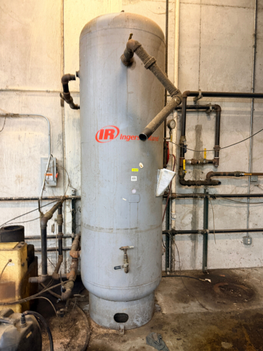 INGERSOLL RAND VERTICAL COMPRESSED AIR RECEIVER TANK.
