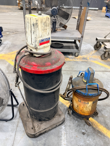 PORTABLE GREASER W/ LINCOLN PUMP