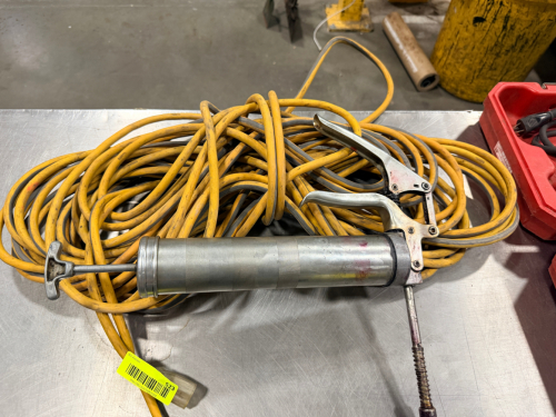 100' EXTENSION CORD AND (1) GREASE GUN