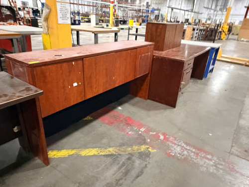 (7) ASSORTED PIECES OF OFFICE FURNITURE.
