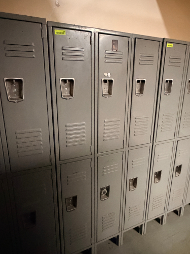 SIX GROUP METAL LOCKER SYSTEM