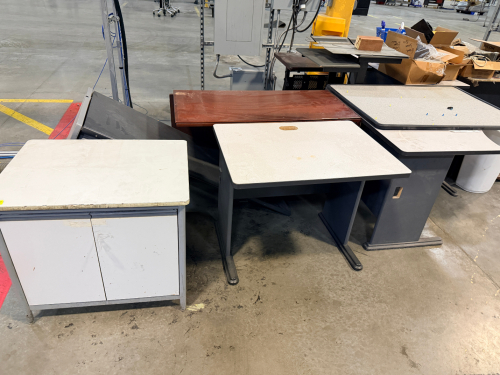 (1) LOT OF ASSORTED SHOP TABLES AND STANDS.
