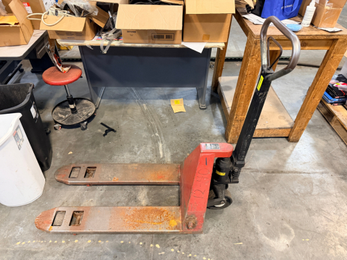 STUBBY PALLET JACK. 5500 LB. CAPACITY