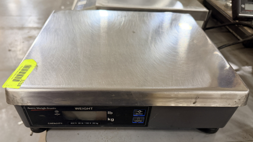 AVERY WEIGHT TRONIX DIGITAL SCALE.