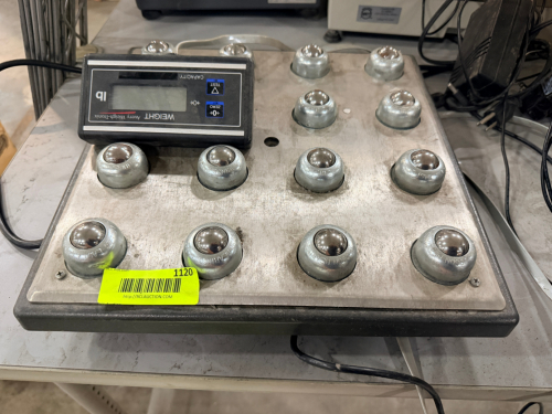 BALL TRANSFER WEIGHING PLATFORM WITH INTEGRATED DIGITAL WEIGHT INDICATOR.