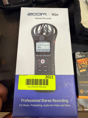 ZOOM H1N HANDY DIGITAL AUDIO RECORDER IN ORIGINAL FACTORY PACKAGING.
