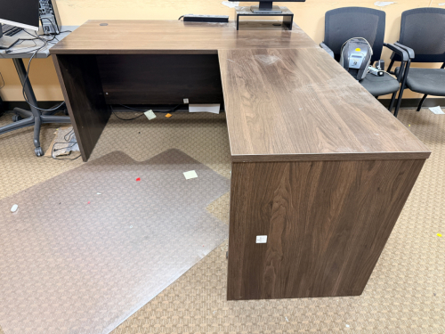 60" LAMINATE WOOD DESK W/ RIGHT SIDE RETURN.