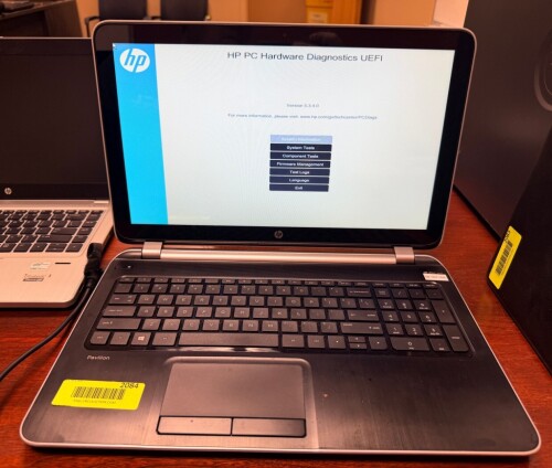 HP PAVILION 17 NOTEBOOK LAPTOP COMPUTER. ( NO POWER CORD )