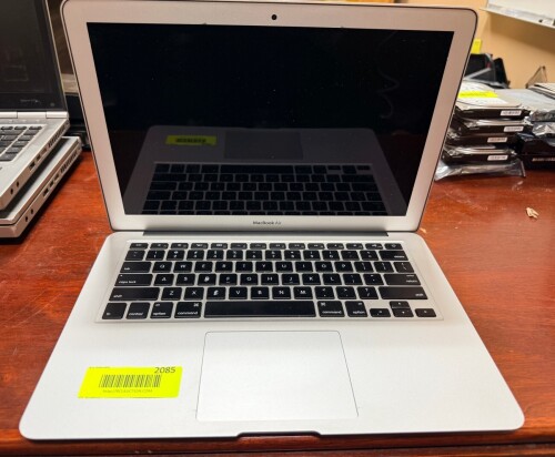 APPLE MACBOOK AIR LAPTOP COMPUTER. ( NO POWER CORD )