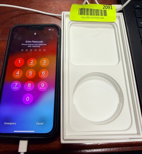 APPLE IPHONE 15 WITH ORIGINAL BOX. ( NO PASSCODE WITH THIS PHONE )