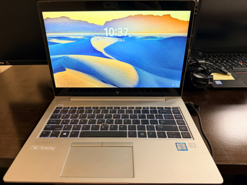 HP ELITEBOOK BUSINESS LAPTOP. (NO POWER CORD INCLUDED)