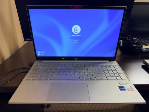 HP PAVILION LAPTOP. (NO POWER CORD INCLUDED)