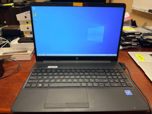 HP 15.6-INCH LAPTOP COMPUTER. (NO POWER CORD INCLUDED)