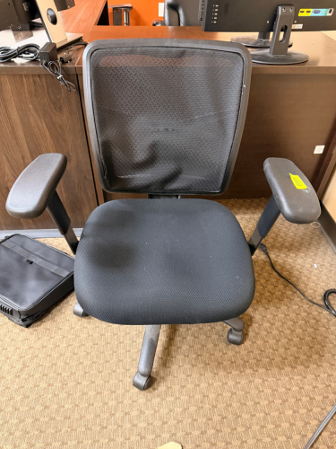 OFFICE CHAIR