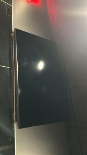LG FLAT SCREEN TV