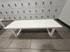 (1) WHITE BENCH