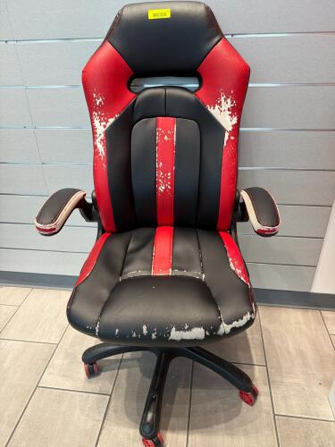(1) ROLLING GAMING CHAIR