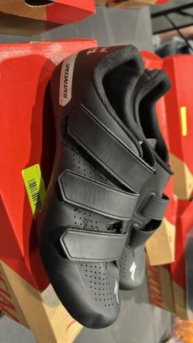 (1) PAIR OF SPECIALIZED TORCH 1.0 CYCLE SHOES