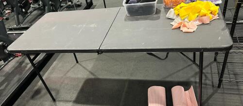 (1) BLACK FOLDING TABLE