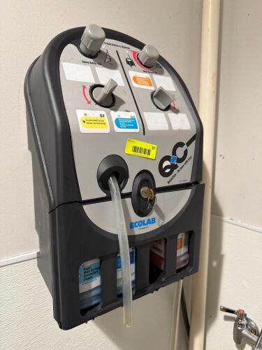 (1) ECOLAB QUICK CLICK CENTRAL SUPPLY DISPENSING SYSTEM